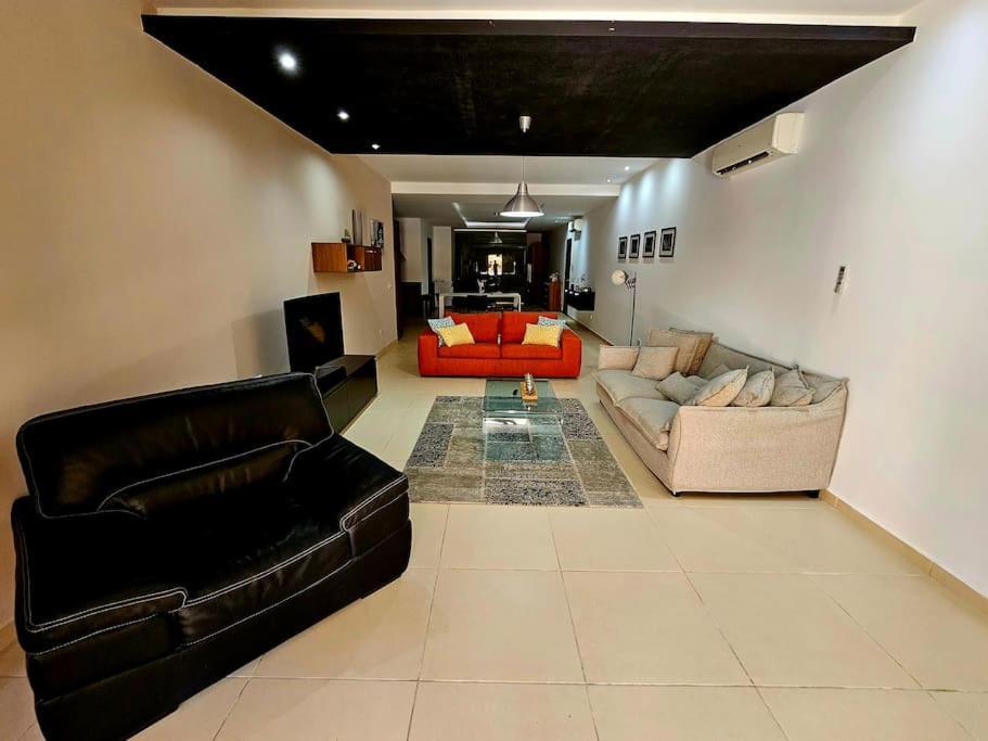 Unique And Location Apartment *